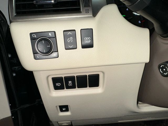 2017 Lexus GX 460 Image 38 of 38