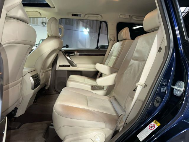 2017 Lexus GX 460 Image 18 of 38
