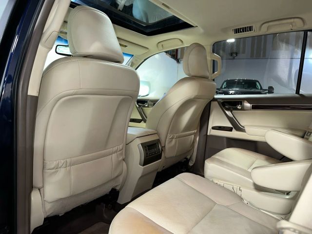 2017 Lexus GX 460 Image 14 of 38