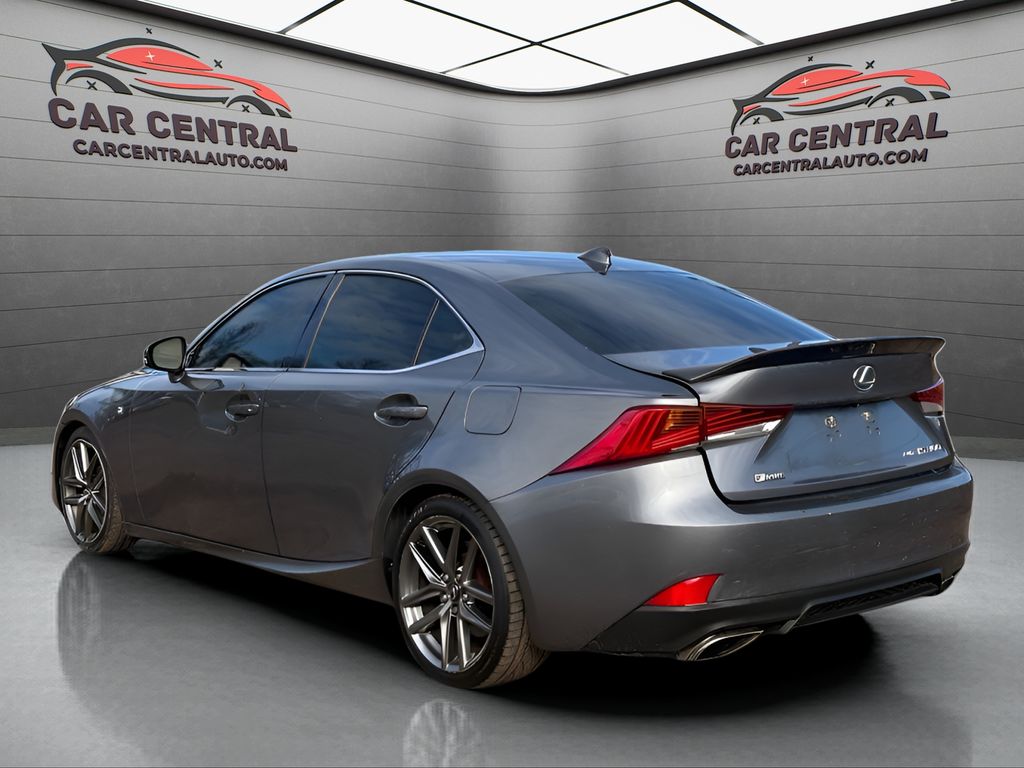 2017 Lexus IS Image 7 of 30