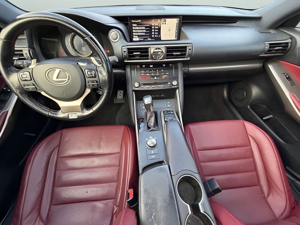 2017 Lexus IS Image 16 of 30