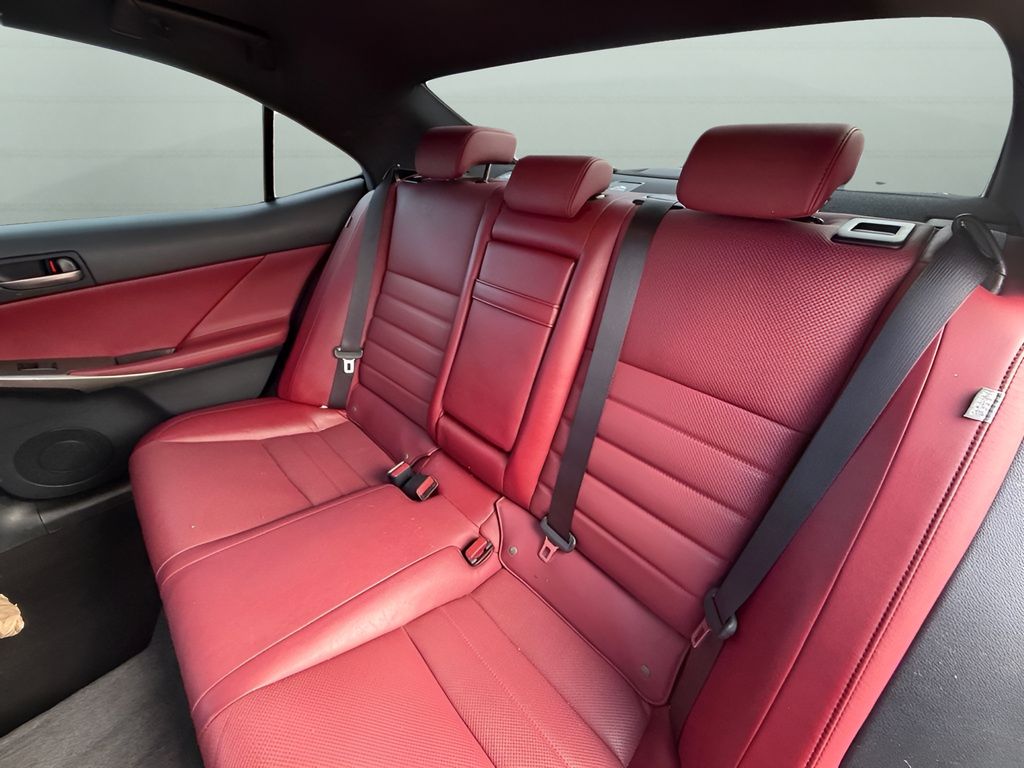 2017 Lexus IS Image 14 of 30