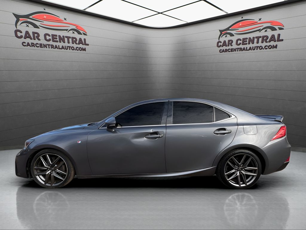 2017 Lexus IS Image 8 of 30