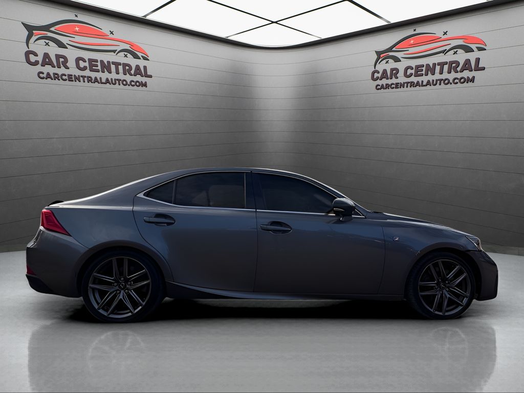 2017 Lexus IS Image 4 of 30