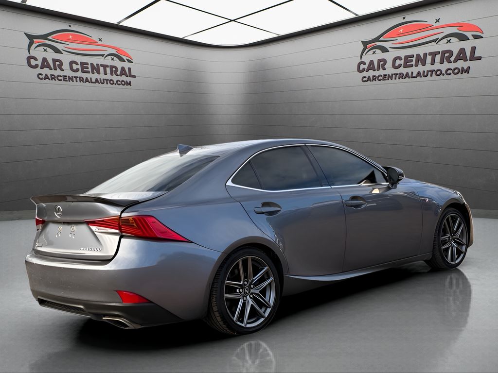2017 Lexus IS Image 5 of 30