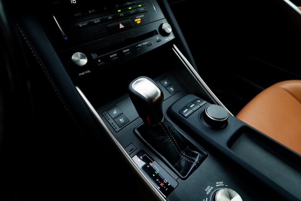 2017 Lexus IS 300 F Sport Image 24 of 29