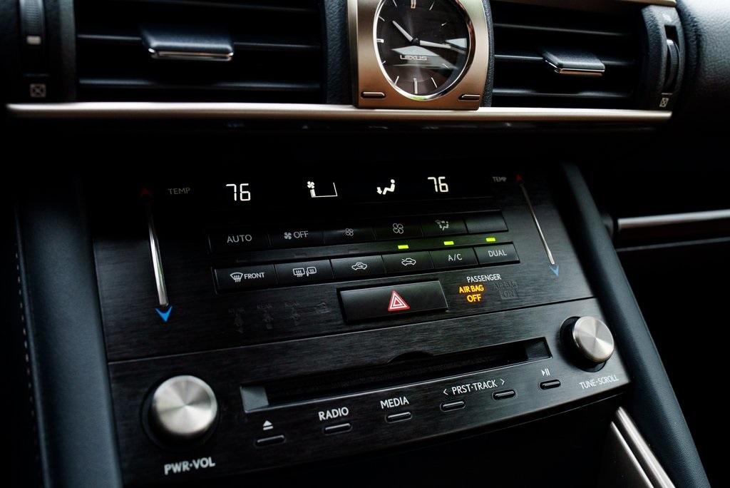 2017 Lexus IS 300 F Sport Image 23 of 29