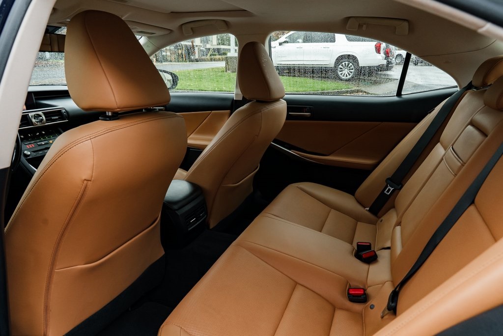 2017 Lexus IS 300 F Sport Image 14 of 29