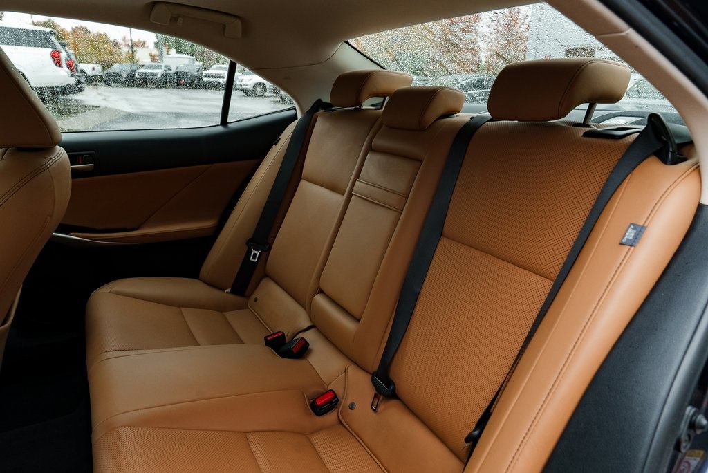 2017 Lexus IS 300 F Sport Image 10 of 29