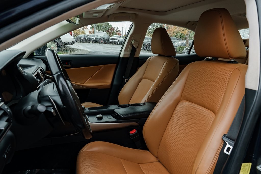 2017 Lexus IS 300 F Sport Image 11 of 29