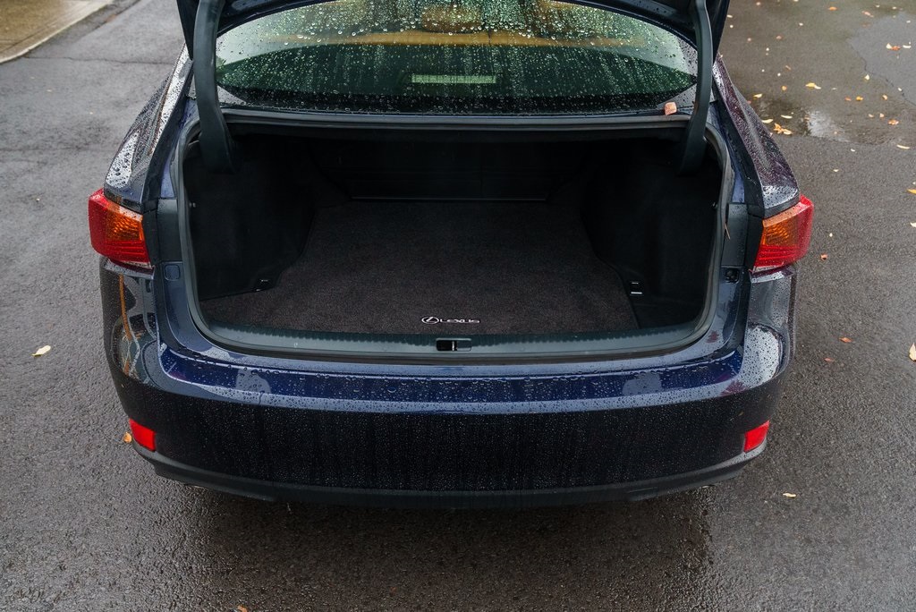 2017 Lexus IS 300 F Sport Image 8 of 29