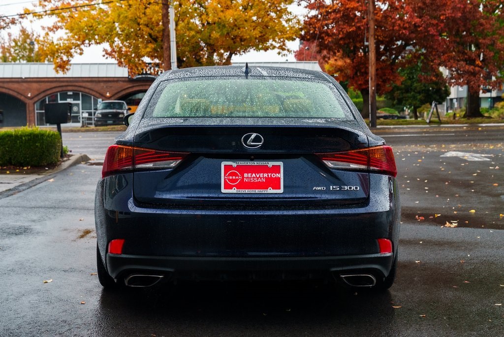 2017 Lexus IS 300 F Sport Image 6 of 29