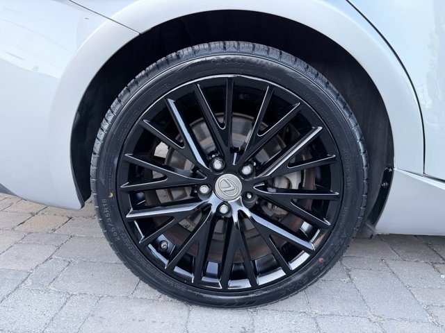 2017 Lexus IS Turbo Image 36 of 71