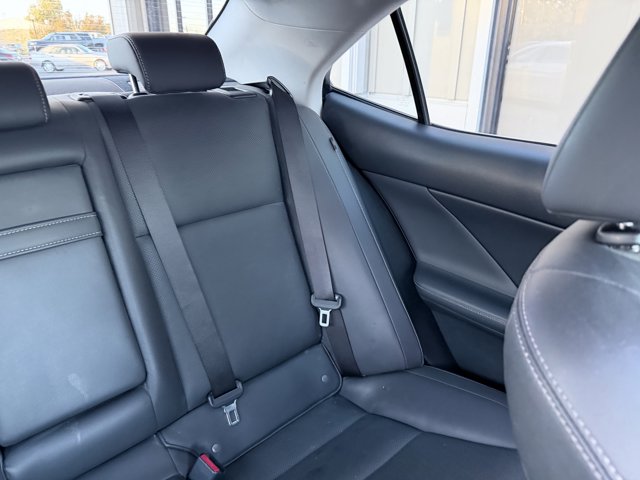 2017 Lexus IS Turbo Image 46 of 71