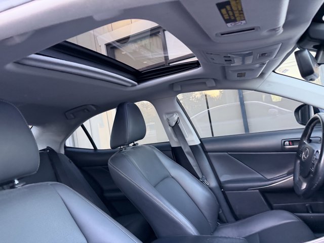 2017 Lexus IS Turbo Image 53 of 71