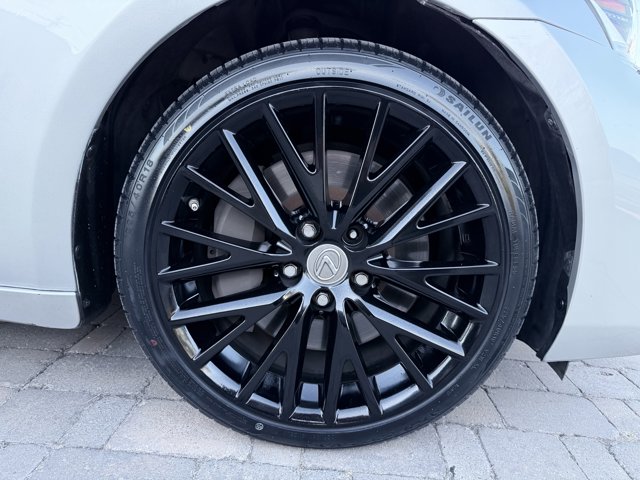 2017 Lexus IS Turbo Image 38 of 71