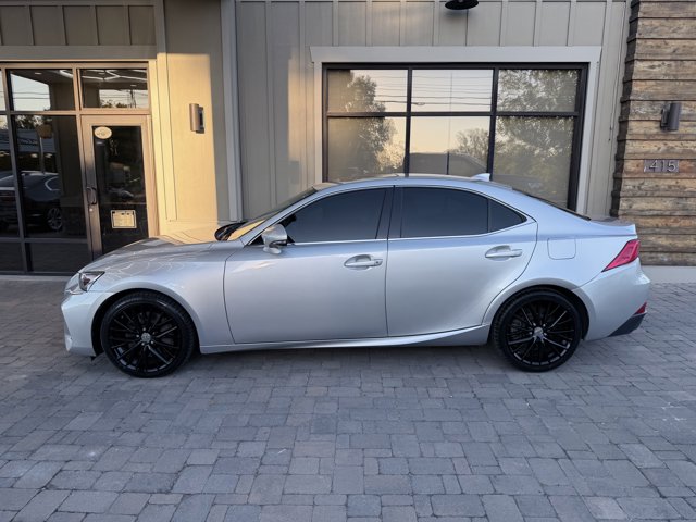 2017 Lexus IS Turbo Image 33 of 71