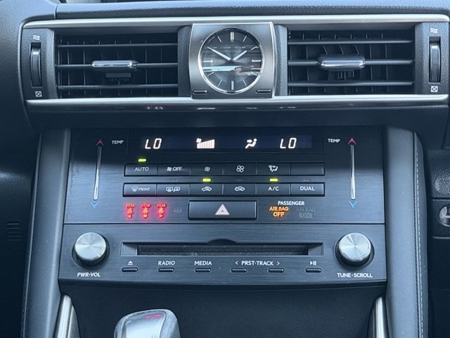 2017 Lexus IS Turbo Image 64 of 71