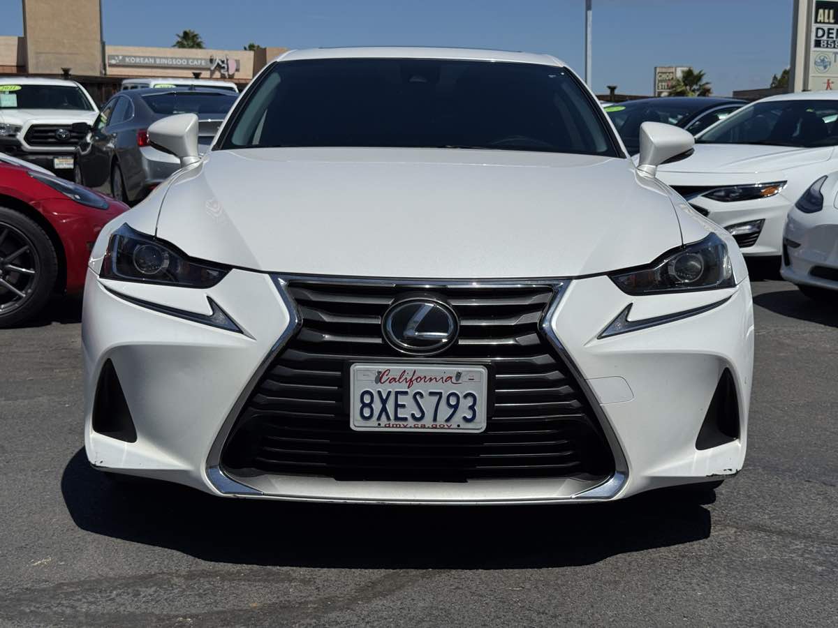 2017 Lexus IS Turbo Image 3 of 32