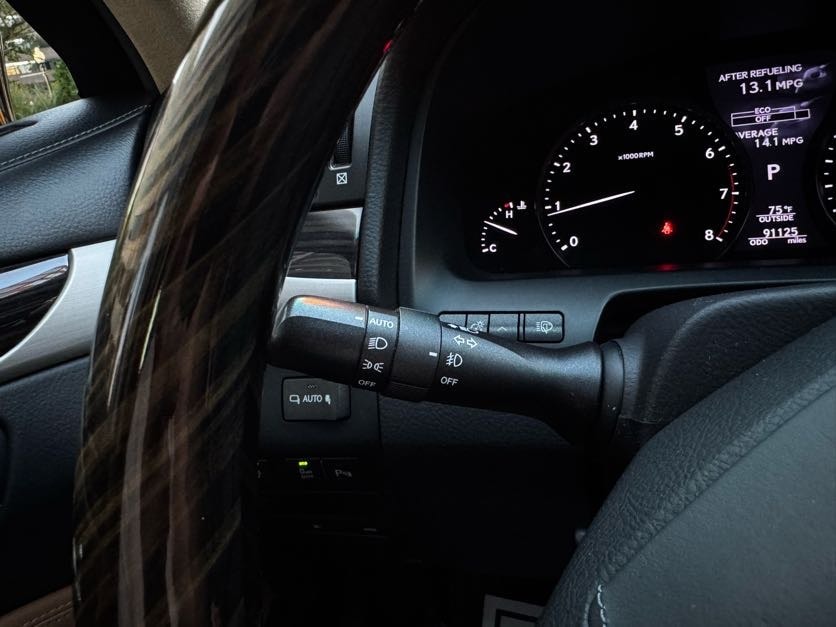Vehicle image 42 of 44
