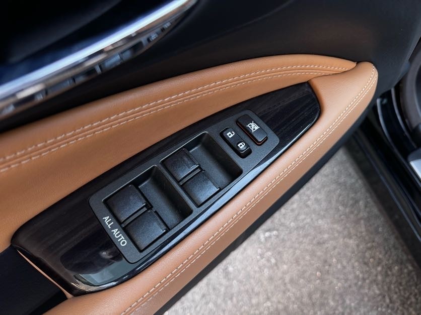 Vehicle image 19 of 44