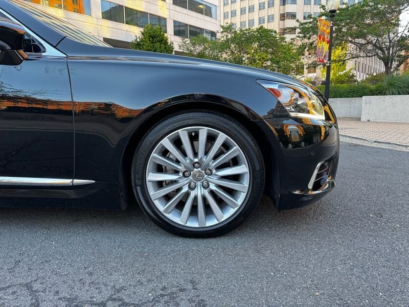 Vehicle image 14 of 44