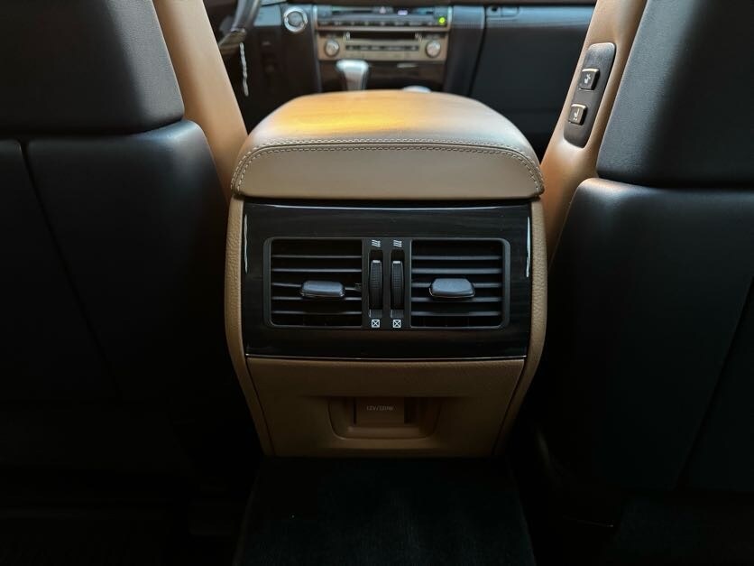 Vehicle image 27 of 44