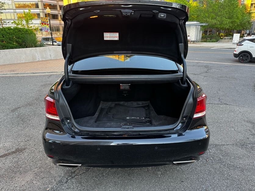Vehicle image 12 of 44