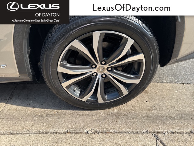 Vehicle image 26 of 37