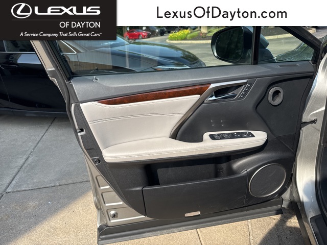 Vehicle image 11 of 37