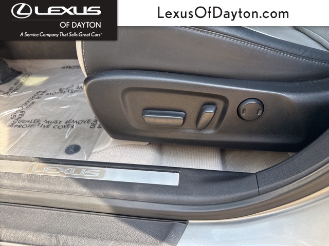 Vehicle image 13 of 37
