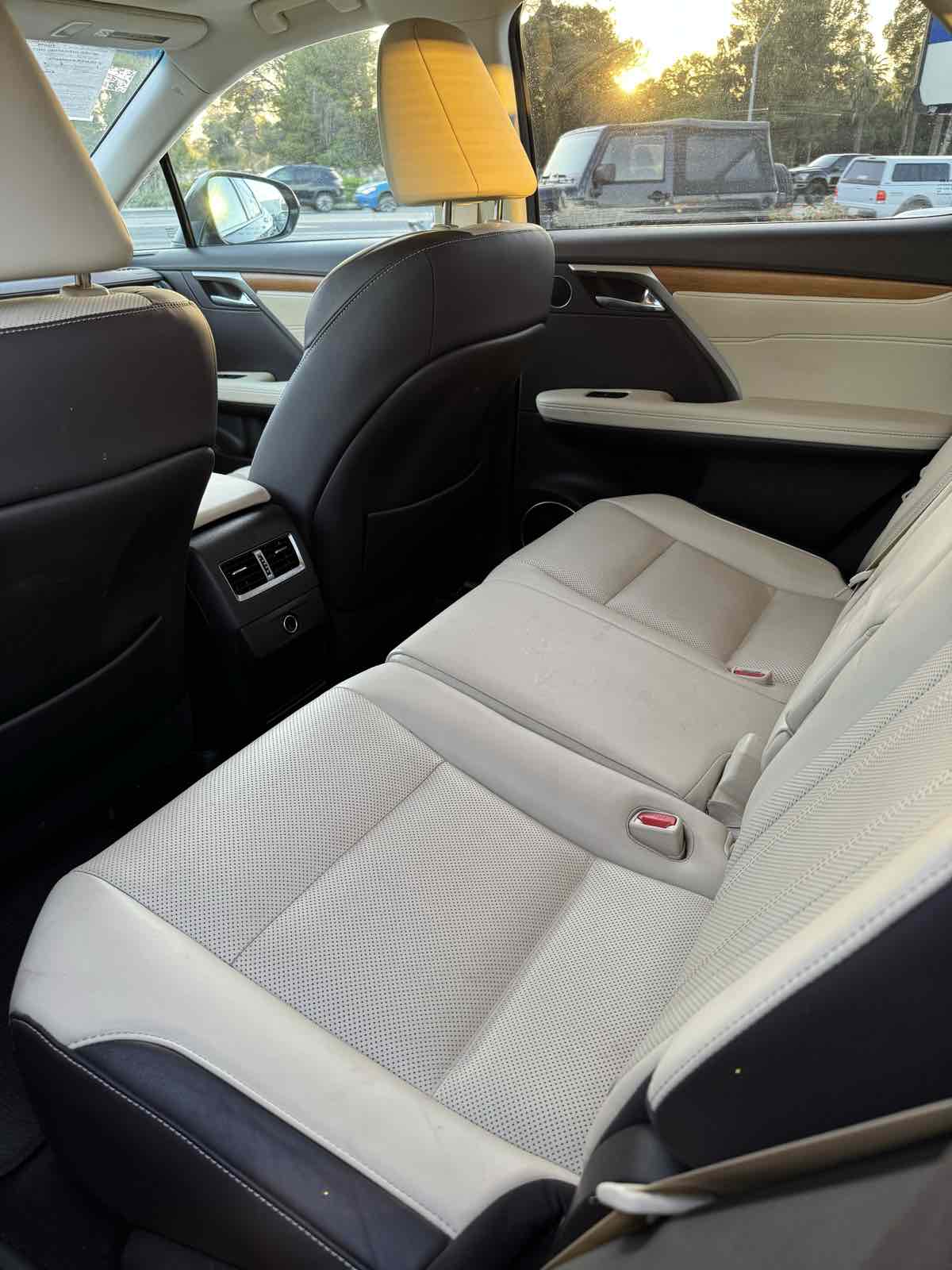 2017 Lexus RX 450h Image 13 of 17