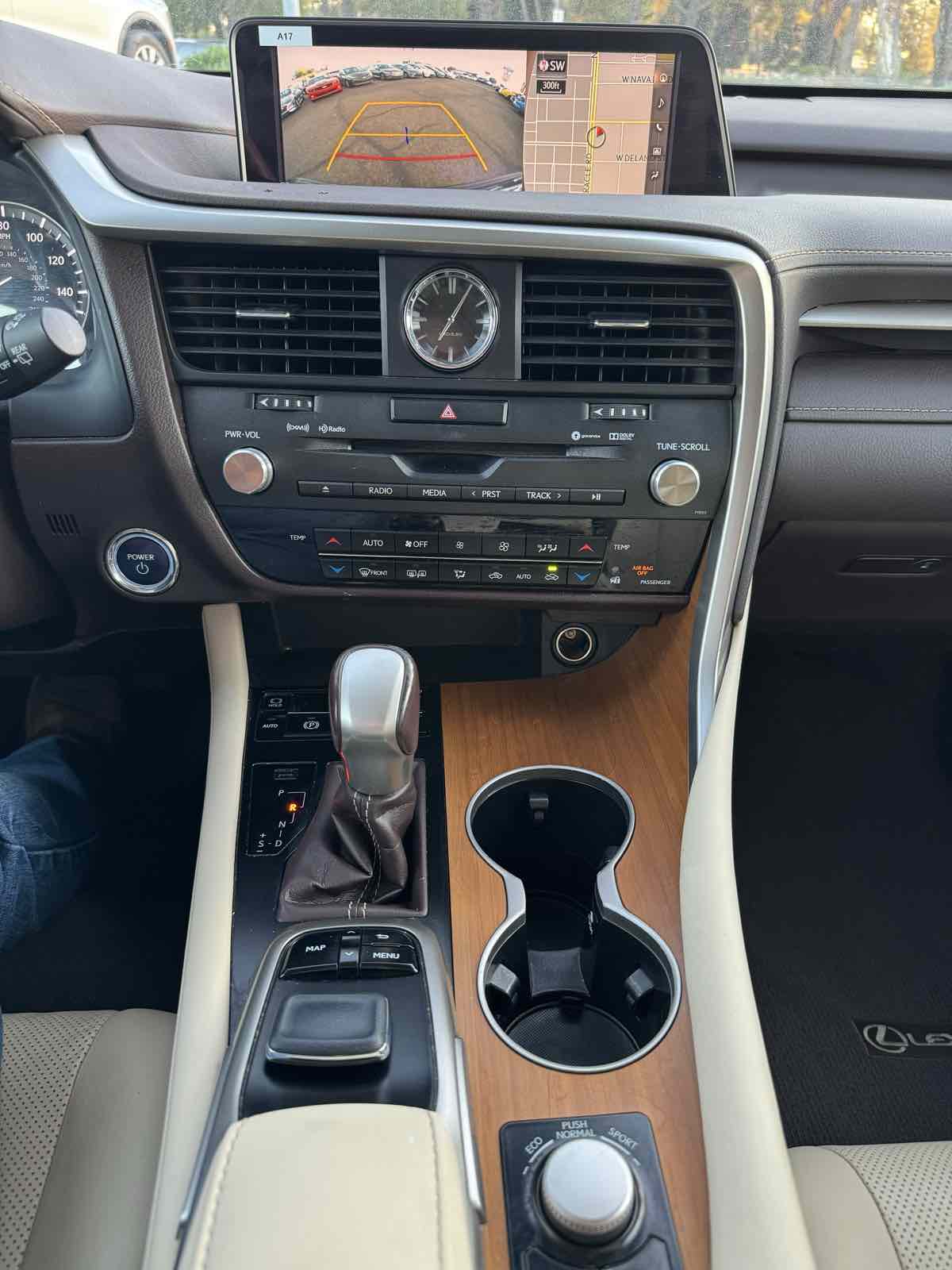 2017 Lexus RX 450h Image 16 of 17