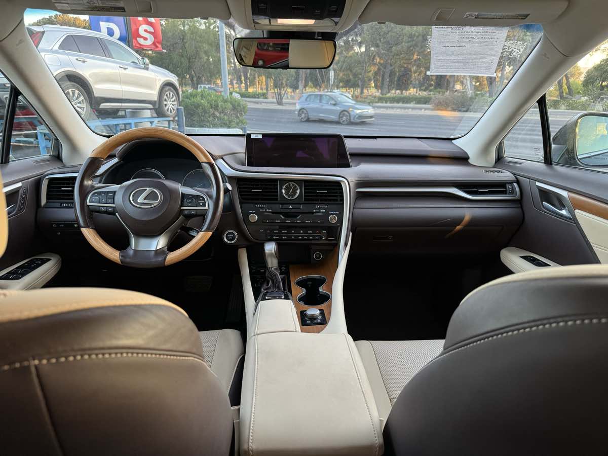 2017 Lexus RX 450h Image 14 of 17