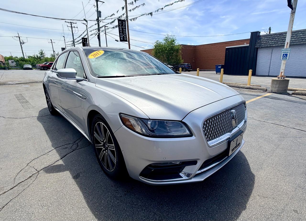 2017 Lincoln Continental Reserve Image 2 of 17