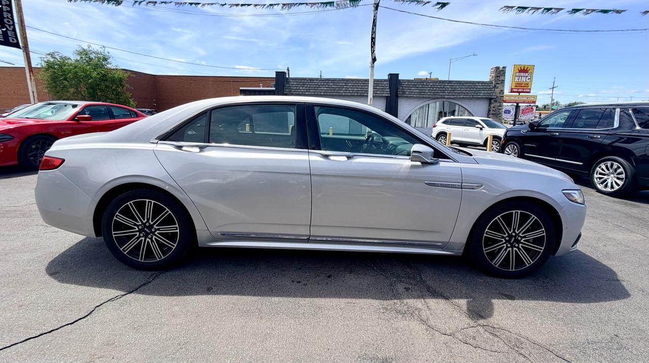 2017 Lincoln Continental Reserve Image 3 of 17