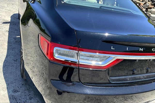 Vehicle image 29 of 33