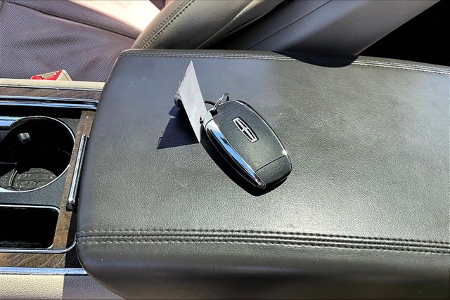 Vehicle image 15 of 33