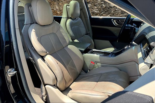 Vehicle image 12 of 33