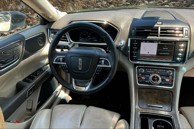 Vehicle image 10 of 33