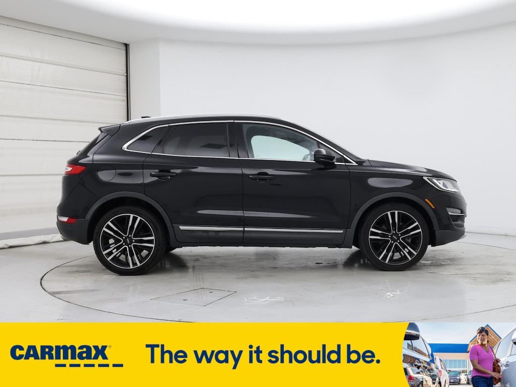 Vehicle image 4 of 29