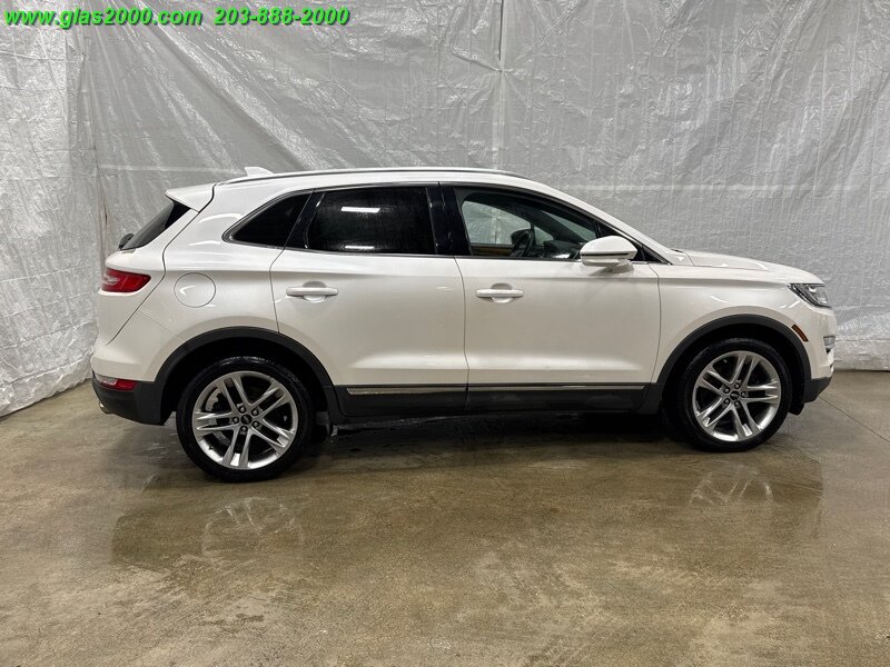 Vehicle image 4 of 34