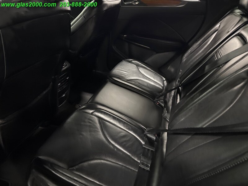 Vehicle image 13 of 34