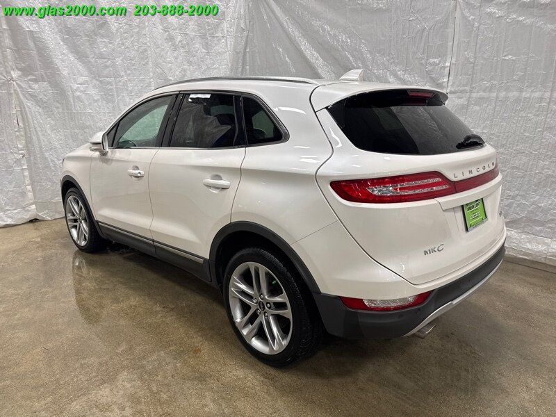 Vehicle image 7 of 34