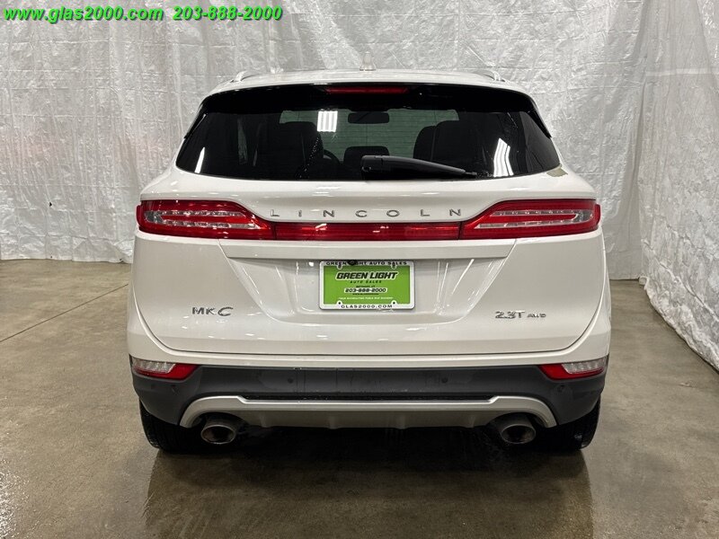 Vehicle image 6 of 34