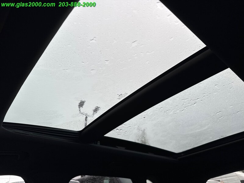 Vehicle image 16 of 34