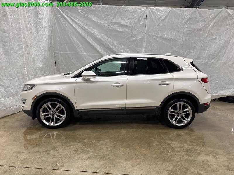 Vehicle image 8 of 34