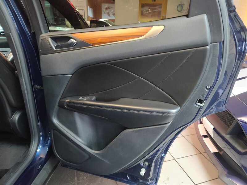 2017 Lincoln MKC Select Image 17 of 43