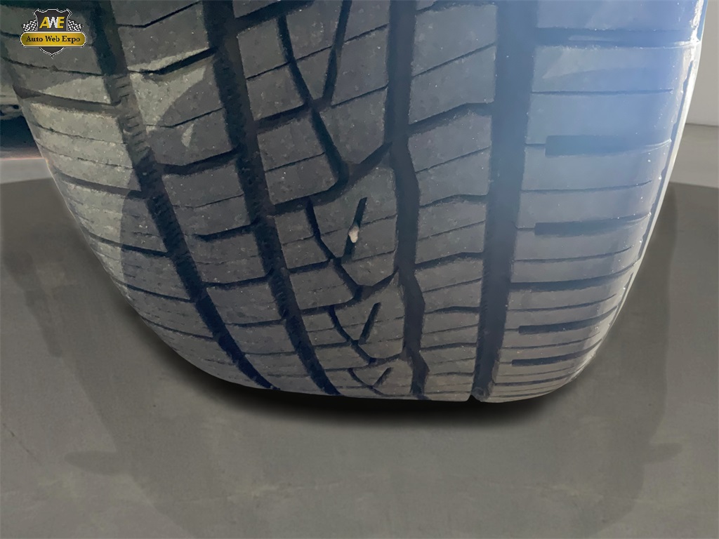 Vehicle image 13 of 59