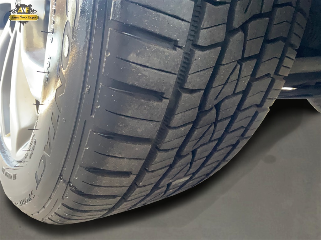 Vehicle image 12 of 59